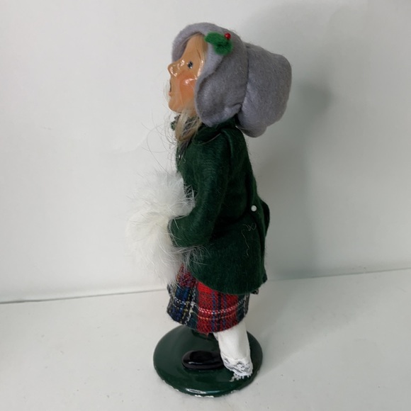 Byers Choice Ltd. The Carolers 1993 girl - Picture 6 of 7
